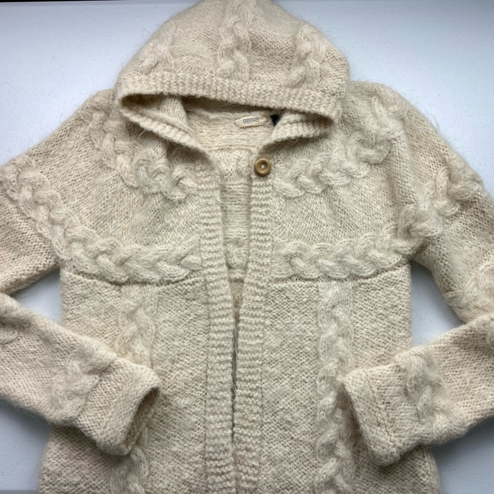 Qenko Cream Cardigan Sweater with Textured Knit